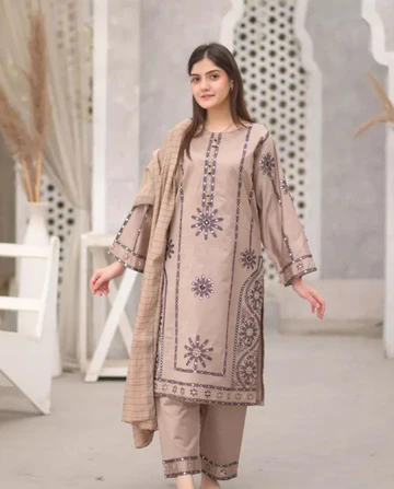 FAMININE FASHION HUB